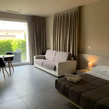 Aparthotel Amare & *